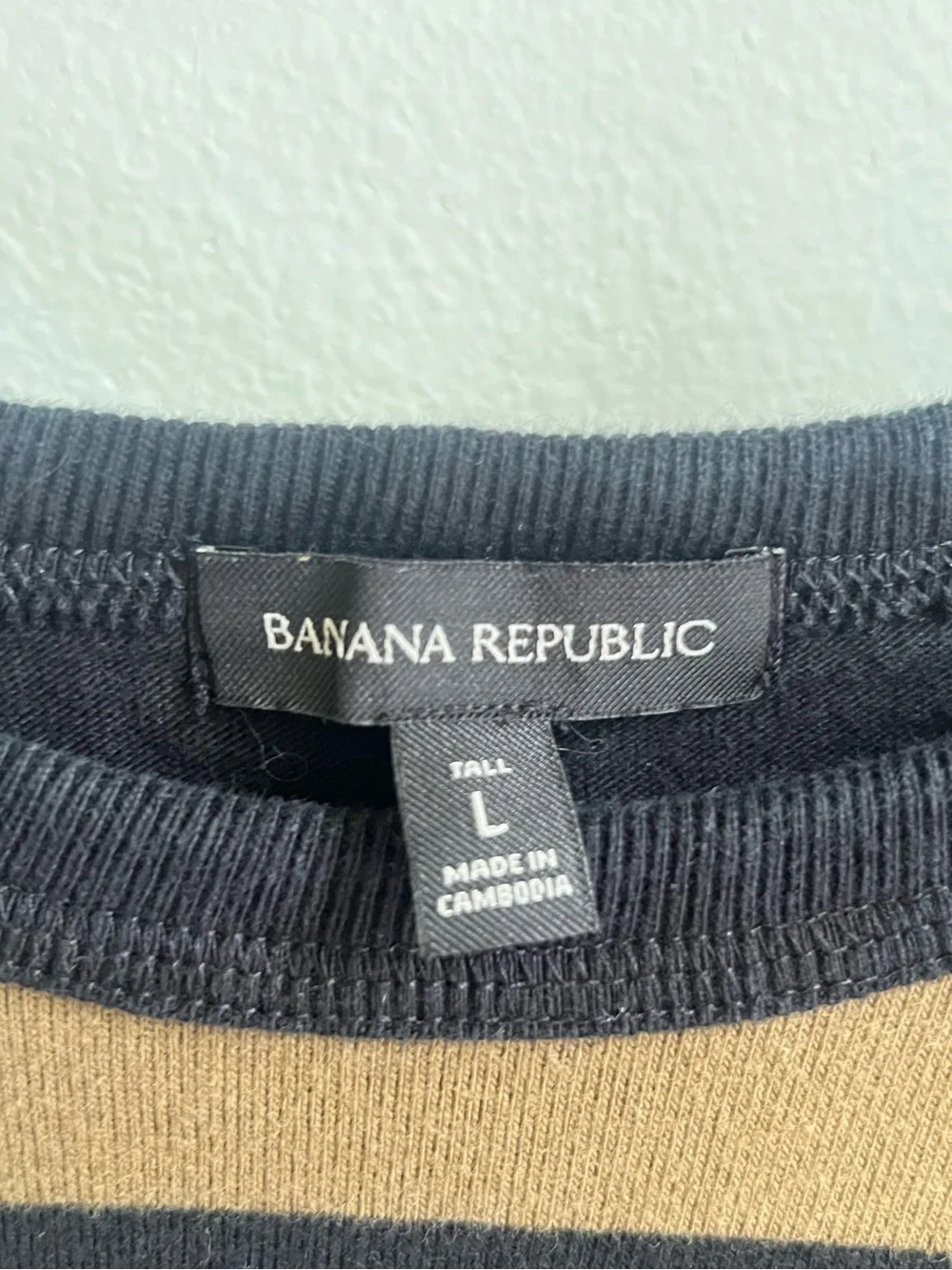 Banana Republic Black & Brown Striped Long-Sleeve Pocket Tee